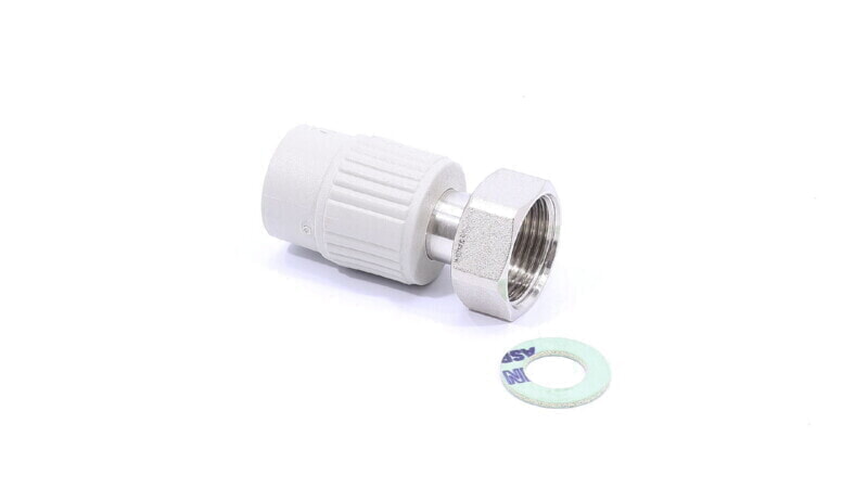 EKOPLASTIK Муфта с мет.вставкой и накидной гайкой 16х1/2" SZM 01620XX